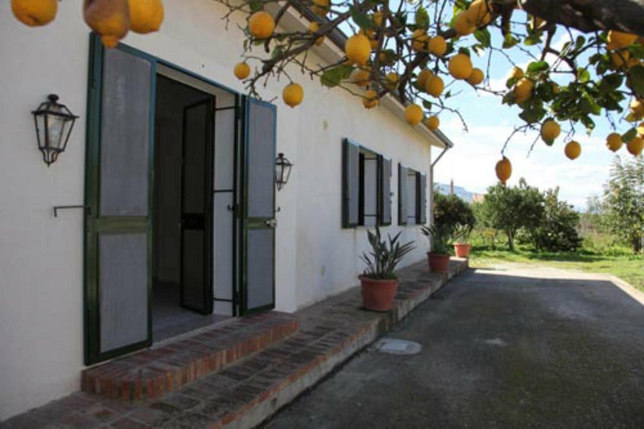 La Casa Tra I Limoni Di Rosmarino Park It083O84B59Cp6Px5J Villa SantʼAgata di Militello Eksteriør bilde